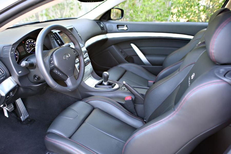  Infiniti G37 IPL Coupe 2011 года  (фото 27 из 51)